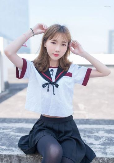 美女露屁屁和奶头全身_BD英语手机在线观看