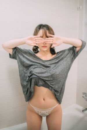 av日韩蜜_720电影完整版在线观看
