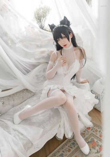 欧美黄色长裙美女_中文字幕在线观看