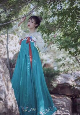欧美天体海滩开放图片_超清在线播放观看